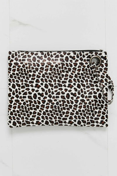 *DoorBuster* Come Along Animal Print Wristlet