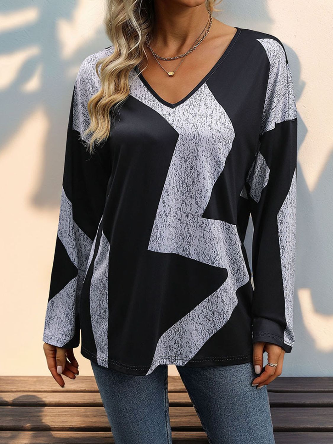 Color Block V-Neck Long Sleeve T-Shirt