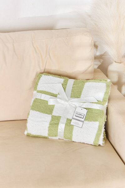 Cuddley Decorative Throw Blanket