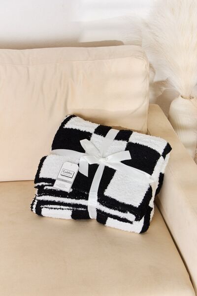 Cuddley Decorative Throw Blanket