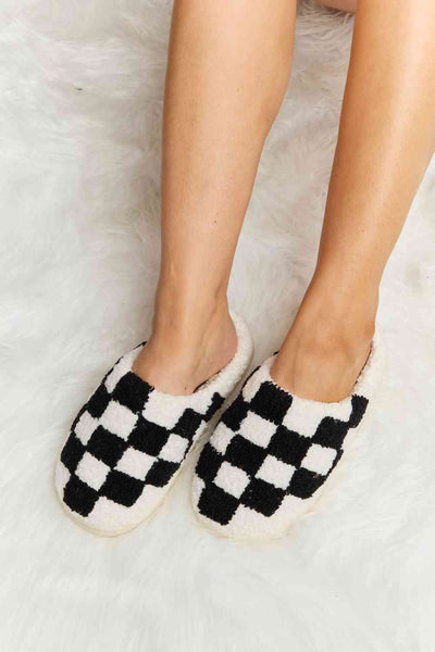 Melody Print Plush Slide Slippers