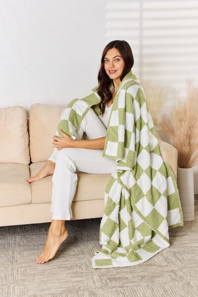 Cuddley Decorative Throw Blanket